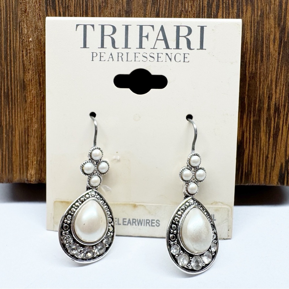 NEW Trifari Pearlessence Dangle Drop Earrings Surgical Steel